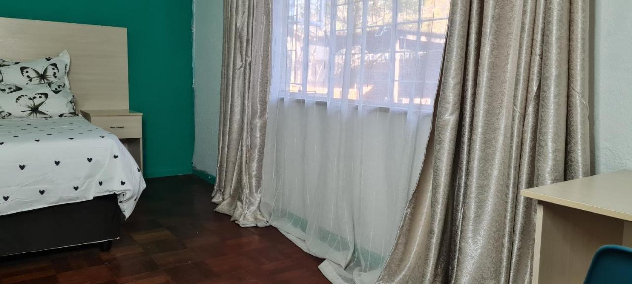 Guest house Ojong's Court Bellville *