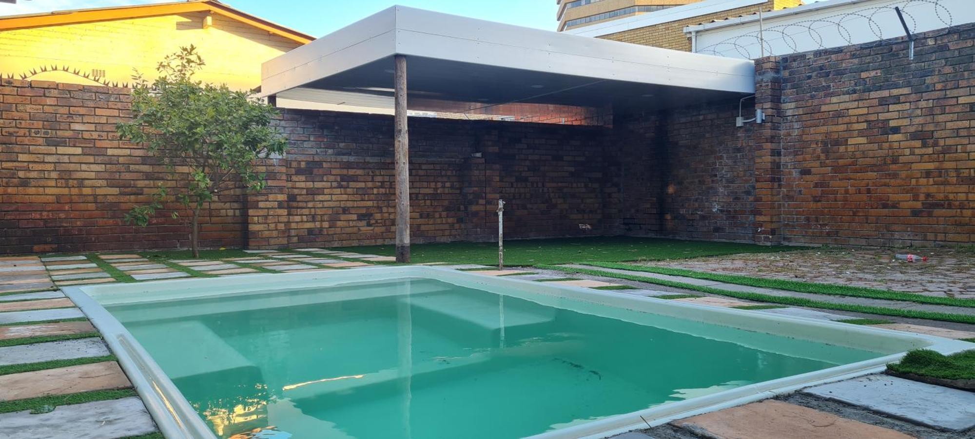 Ojong's Court Bellville Guest house *